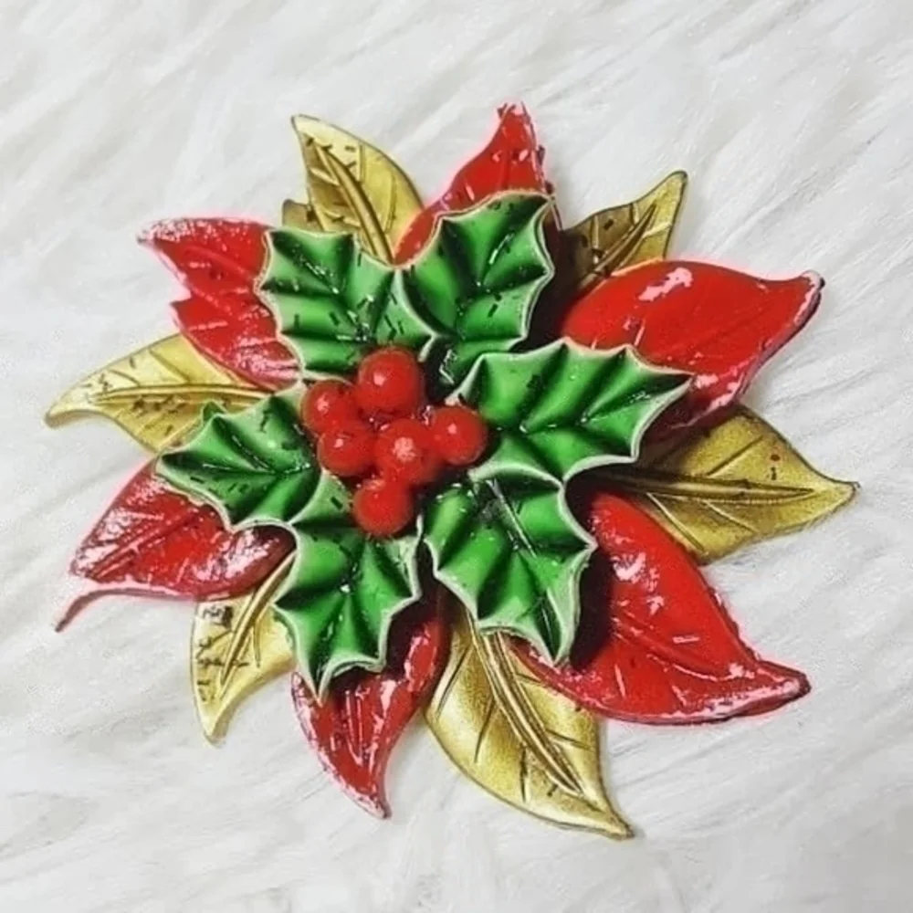 Vintage Pointsettia Peek-A-Boo Gold Petals Brooch